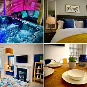 Holiday home Clifton Stylish Hot Tub House In