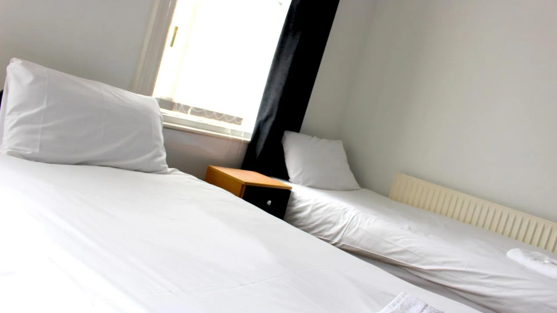 Henson Hotel Pleasure Beach Blackpool 3*,